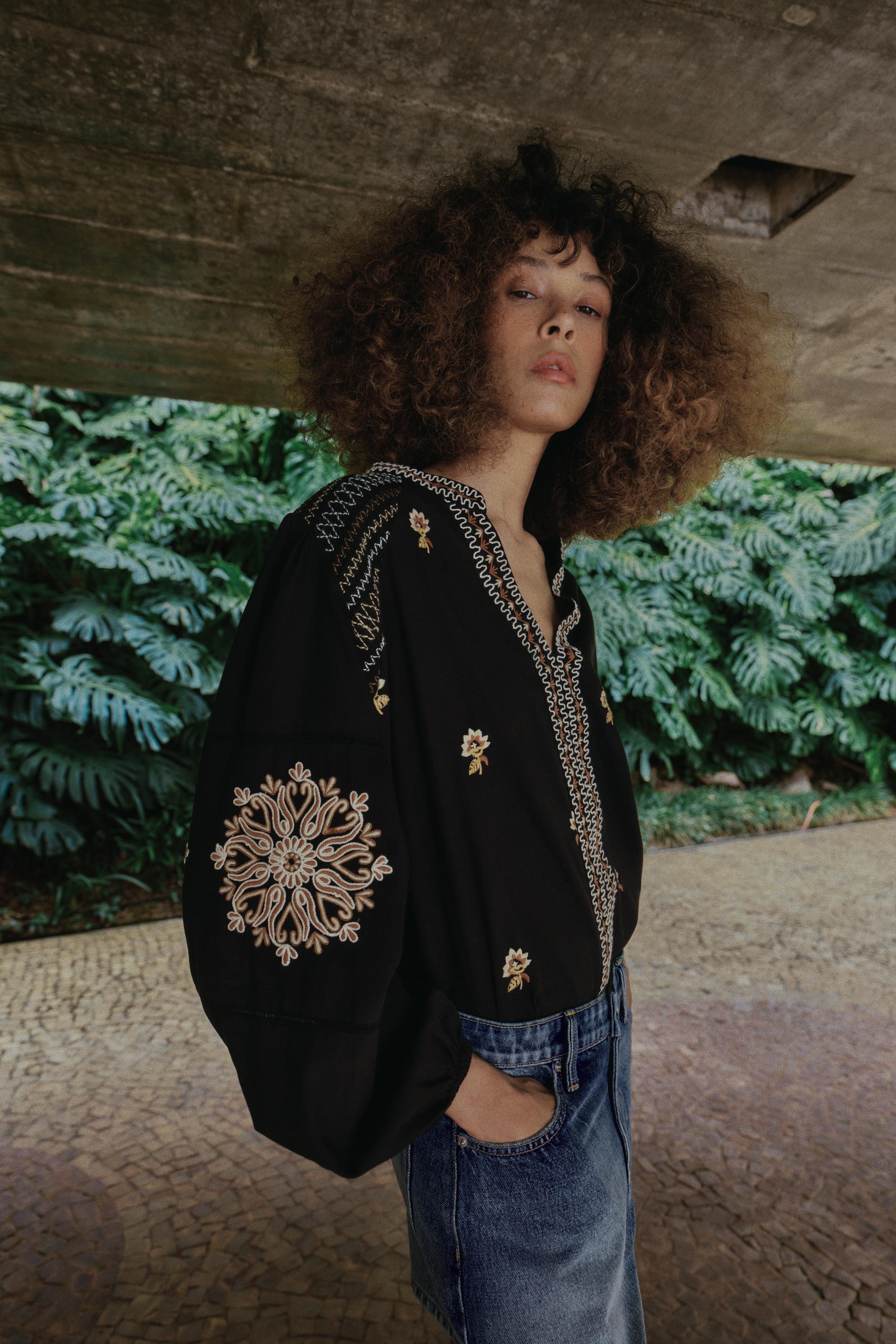 EMBROIDERED FLORAL SHIRT